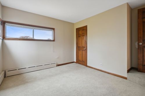 9022 Rockwell Ave, Chicago IL 60805-1314 exterior