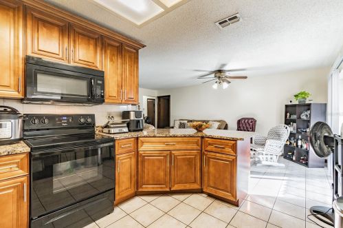 3804 Crawford St, Tampa FL 33614-3965 exterior