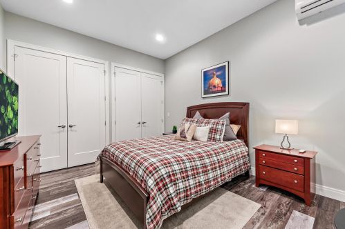 4952 Champlain Ave, Chicago IL 60615-2509 exterior