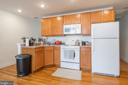 1821 Broad St, Philadelphia PA 19146-2232 exterior