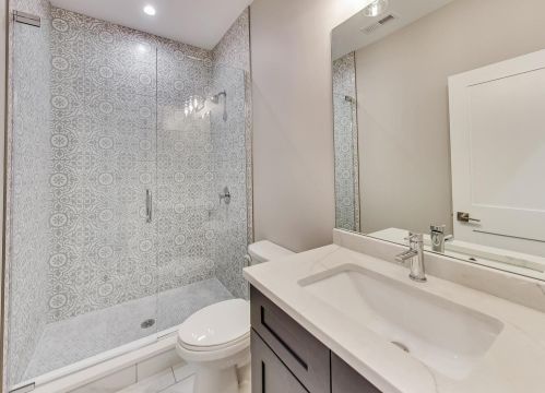 6346 Kenwood Ave, Chicago IL 60619-1427 exterior