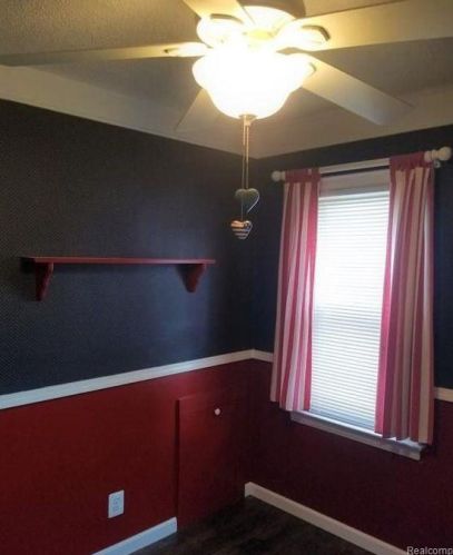 4912 Weddell St, Dearborn Heights MI  48125-3036 exterior