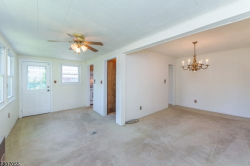 127 Brk Dr, Dover NJ 07801-4704 exterior