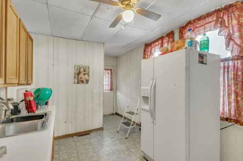 1261 36, Milwaukee WI 53215-1437 exterior