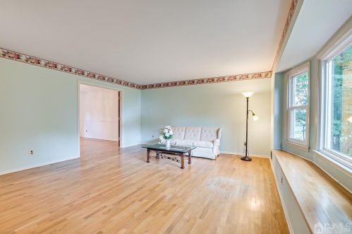 24 Harold Ave, Edison NJ 08820-2103 exterior