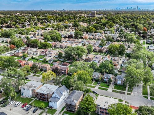 1936 13 Ave, Broadview IL 60155-3176 exterior