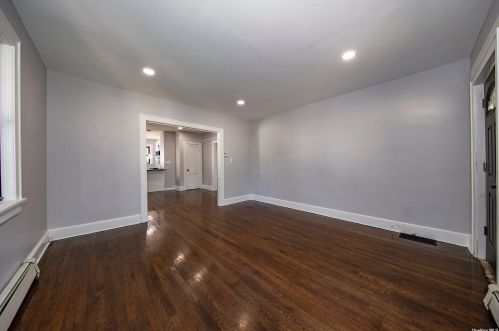 10 21st St, Huntington Station NY  11746-3259 exterior