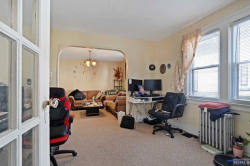 304 Union Ave, Wood-Ridge NJ  07075-2128 exterior