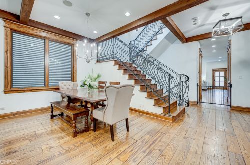 2732 Marshfield Ave, Chicago IL 60614-1016 exterior