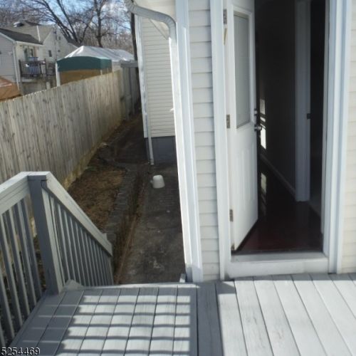 19 Cres Ave, Paterson NJ 07512-2305 exterior