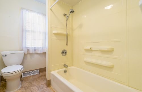 1305 Clara Ave, Joliet IL 60435-3935 exterior