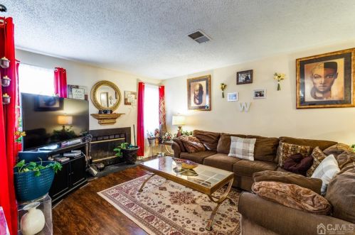 721 Edpas Rd, New Brunswick NJ 08901-3813 exterior