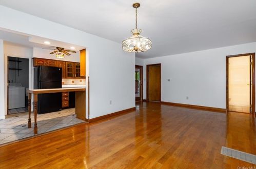 35 Styvestandt Dr, Poughkeepsie NY 12601-1517 exterior