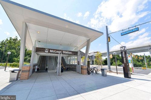 1645 Kirby Rd, Mc Lean VA  22101-3240 exterior