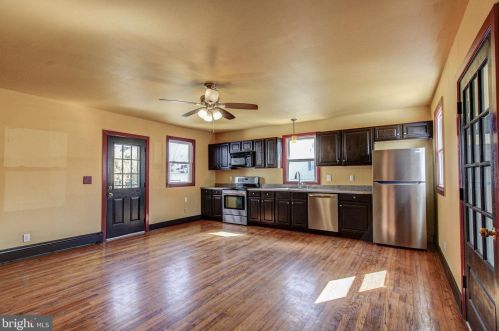 1120 Center Ave, Pottstown PA 19464-5802 exterior