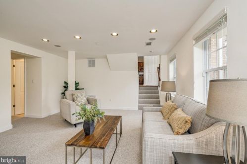 11801 Ambleside Dr, Rockville MD 20854-2109 exterior