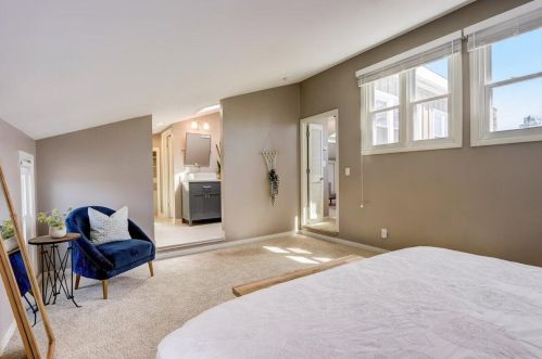 9200 Ironwood Ln, Milwaukee WI  53217-1211 exterior