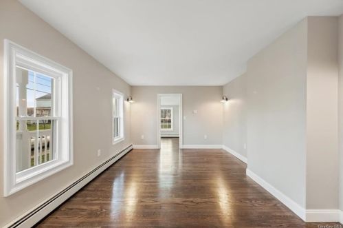 92 Railroad Ave, Montgomery NY  12549-1518 exterior