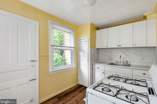 2230 69 St, Philadelphia PA 19142-1828 exterior