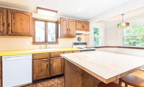 374 Washington St, Dover NH 03820-3635 exterior