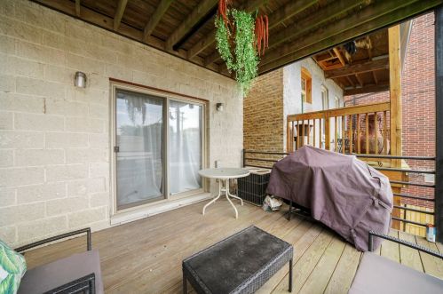 2508 Division St, Chicago IL  60622-2882 exterior