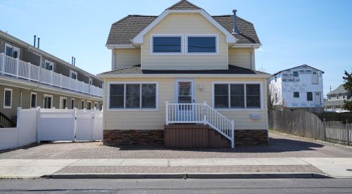 100 Vance Ave, Lavallette NJ 08735-2239 exterior