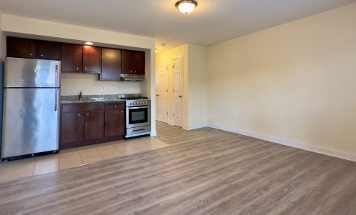 5858 Fullerton Ave, Chicago, IL 60639-2365