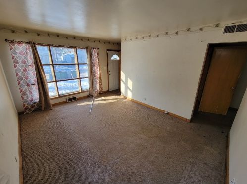 5014 57th St, Milwaukee, WI 53218-4242