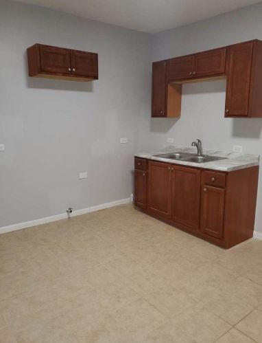 6504 Eberhart Ave, Chicago, IL 60637-3206