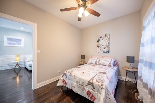 7616 Luella Ave, Chicago IL 60649-4108 exterior