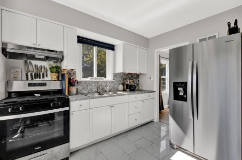 5504 33rd St, Milwaukee WI  53221-4026 exterior