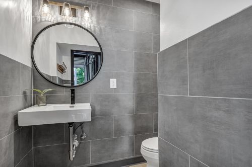 1411 Potter Ave, Milwaukee WI 53207-2115 exterior