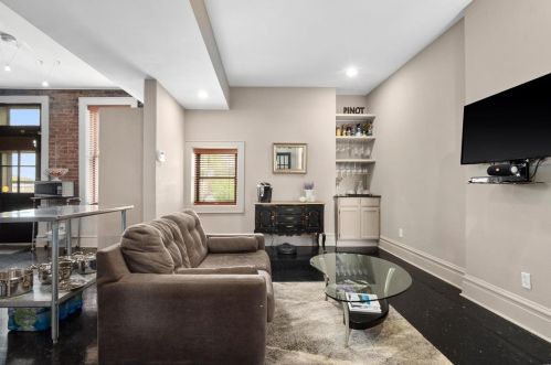 3883 Mcdonald Ave, Saint Louis MO 63116-4716 exterior