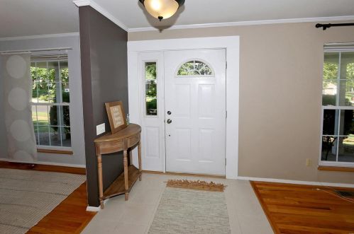 1823 Bookbinder Dr, Saint Louis, MO 63146-3611