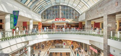 1808 Old Meadow Rd, Mc Lean VA  22102-1825 exterior