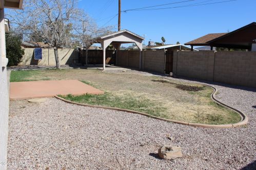 8545 33rd Ave, Phoenix AZ 85051-9006 exterior