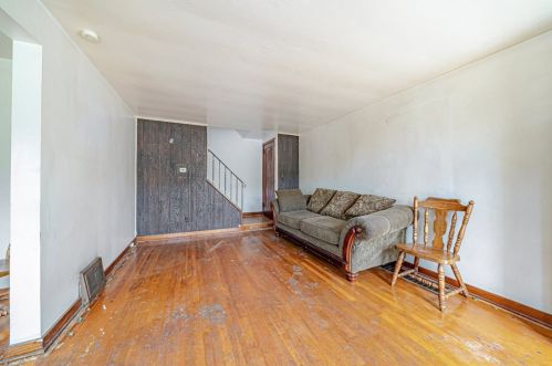 127 Richland Dr, Pittsburgh PA 15235-4413 exterior