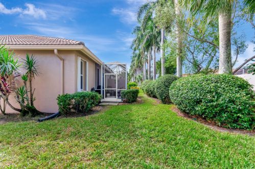 9647 Cres Vw Dr, Boynton Beach FL 33437-5929 exterior