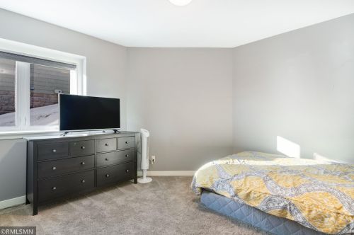 8697 Collin Way, South Saint Paul MN 55076-5330 exterior