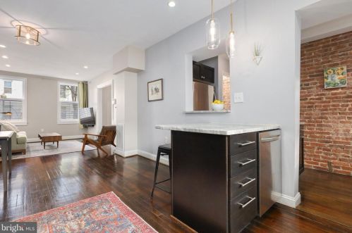 2132 Newport Pl, Washington DC 20037-3002 exterior