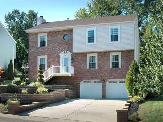 128 Edgemeade Dr, Monroeville, PA 15146-1077