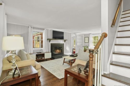 1 Geneva Rd, Norwalk, CT 06850-2708