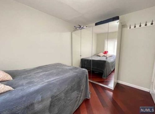 58 Hackensack St, East Rutherford NJ 07073-1415 exterior