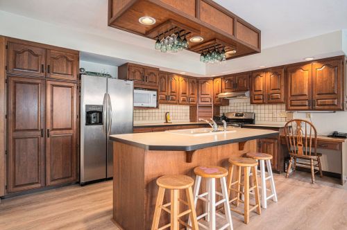 652 Ruddiman Dr, Meskegon MI 49445-2867 exterior