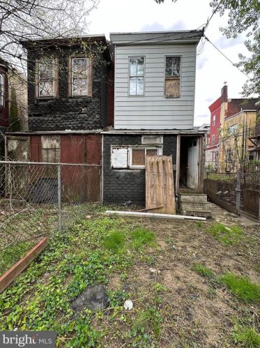 3712 15 St, Philadelphia PA 19140-3602 exterior