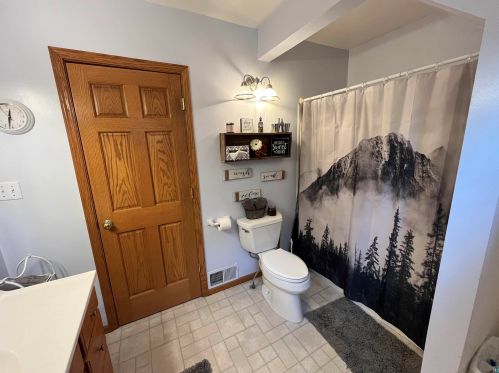 207 Anoka St, Duluth MN 55803-1918 exterior