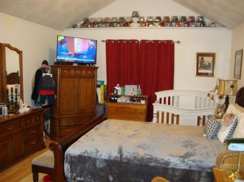 147 Enfield Ave, Providence RI 02908-1205 exterior