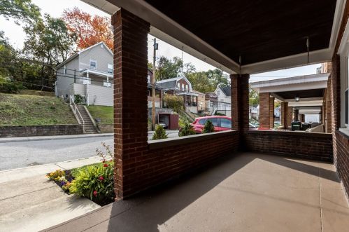 2712 Connecticut Ave, Pittsburgh, PA 15216-1933