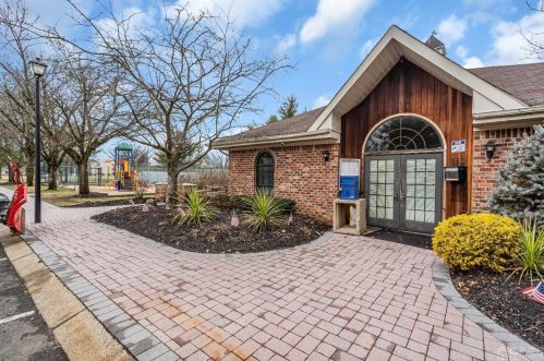 350 Lancaster Ct, Piscataway NJ 08854-6223 exterior