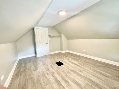 3040 55 St, Chicago IL 60632-4738 exterior